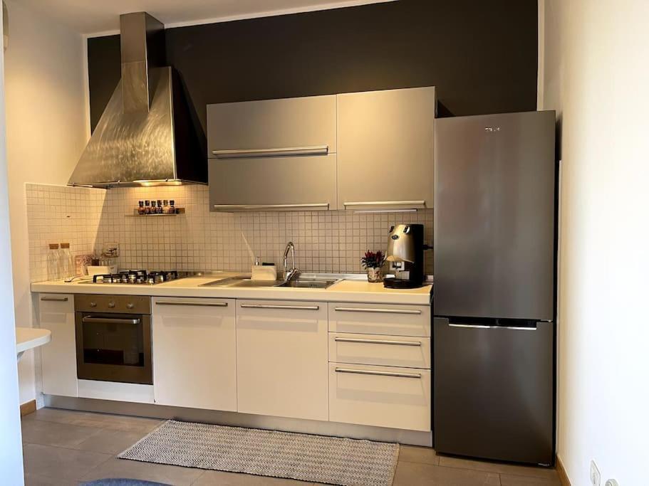Appartamento Moderno In Tenuta Melloni 安佐拉德莱米拉 外观 照片